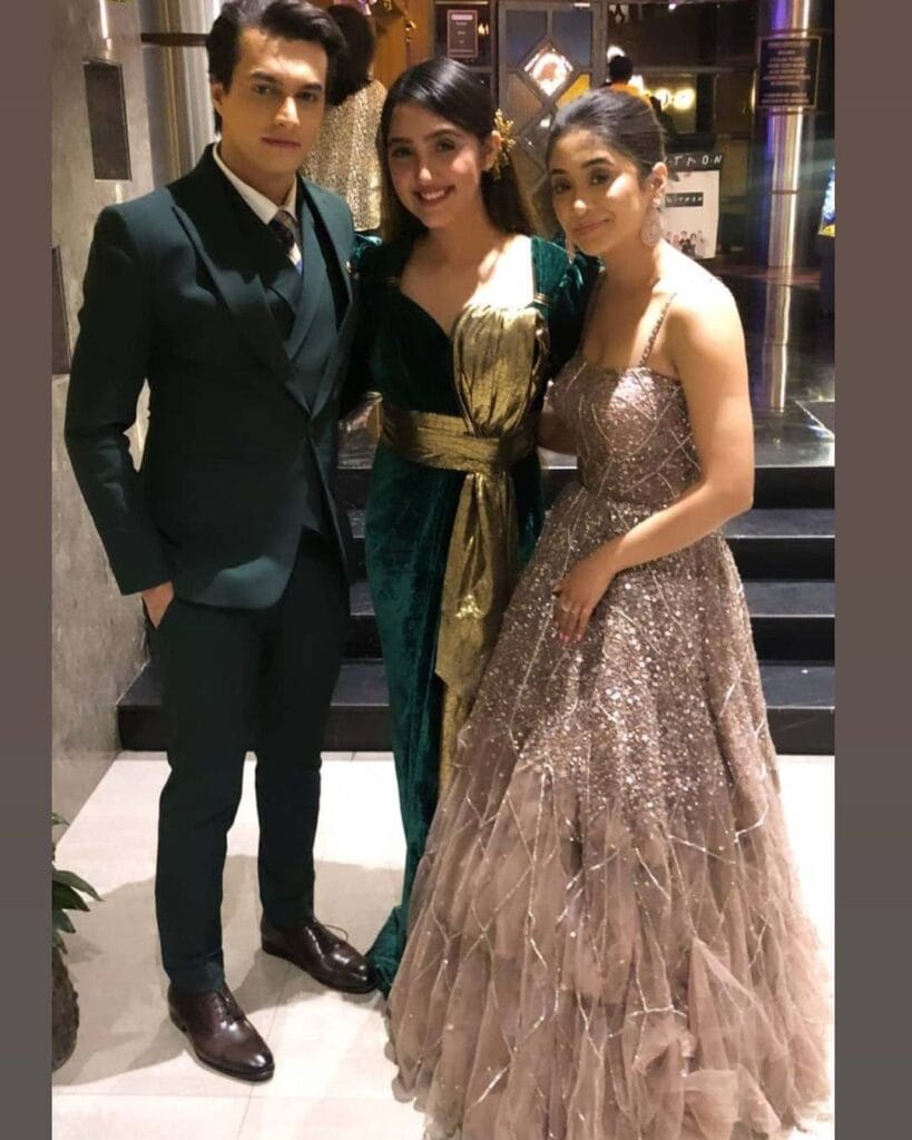 Bigg Boss 19: Ashnoor Kaur Meets Hina Khan for 3 Hours Before Salman Khan’s Show