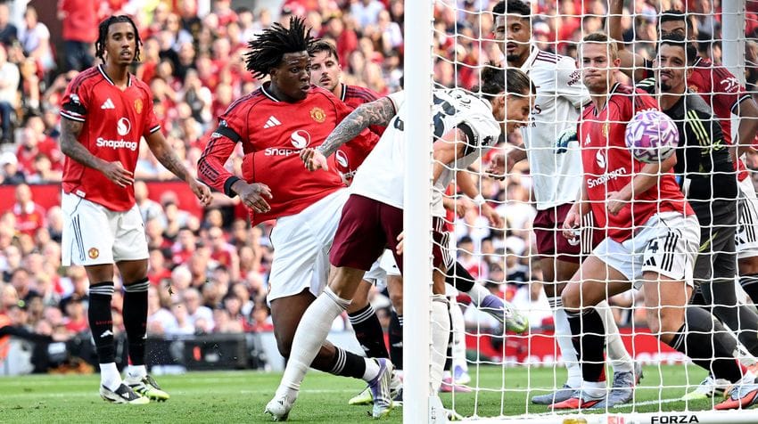 Arsenal Edge Man United 1-0 as Calafiori Scores Winner