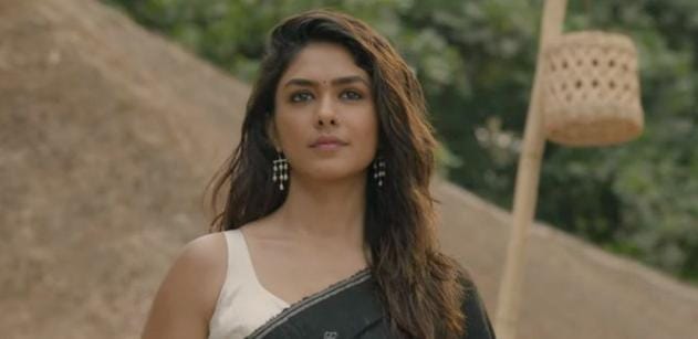 Mrunal Thakur Faces Backlash for Comment on Anushka Sharma: “She’s Not Working, I Am