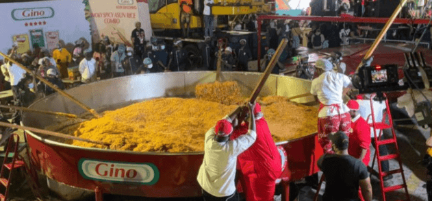 Pot Collapses as Nigerian Chef Attempts to Cook Largest Jollof Rice Dish