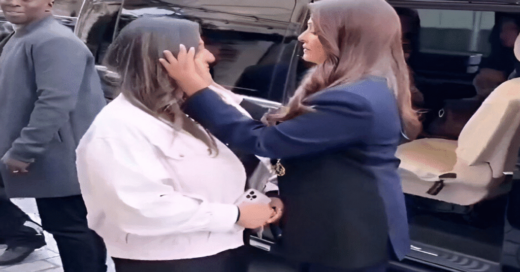 Aishwarya Rai Bachchan and Aaradhya Reach Paris for Fashion Week; Actress Comforts Emotional Fan