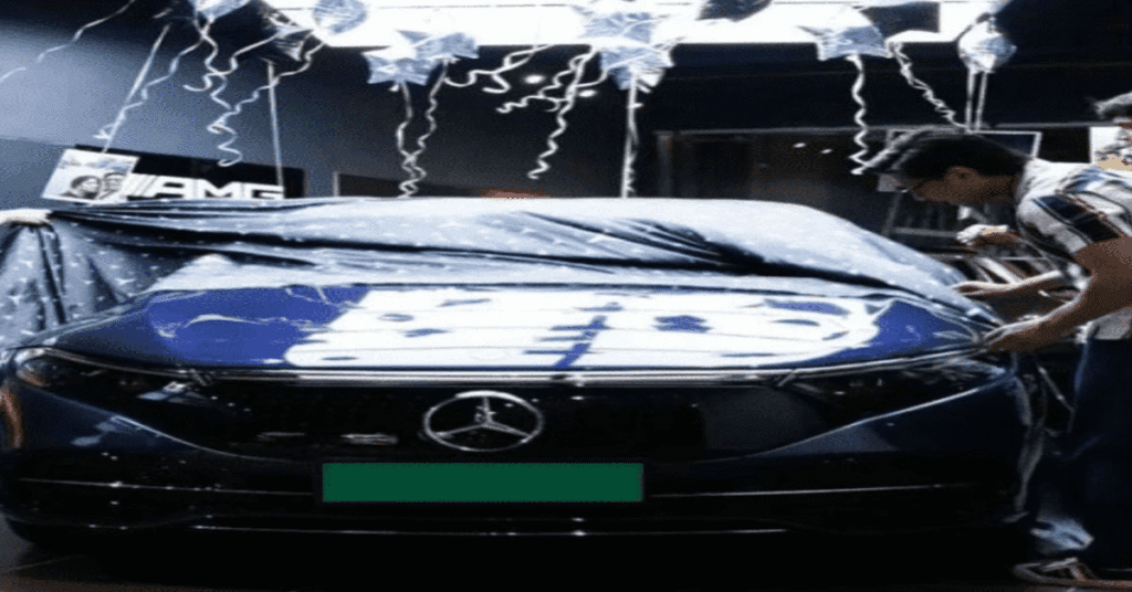 Famous Singer Buys Mercedes-Benz E-Class, Surprises Showroom Staff With a Song