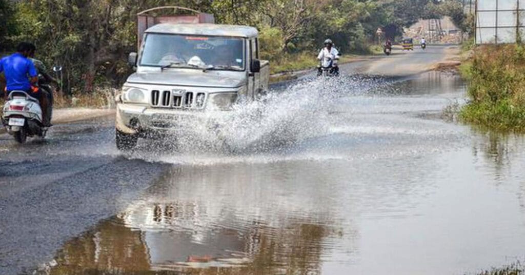 Maharashtra Woman Dies After Bike Accident Caused by Pothole While Riding With Husband
