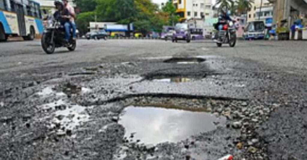 Maharashtra Woman Dies After Bike Accident Caused by Pothole While Riding With Husband