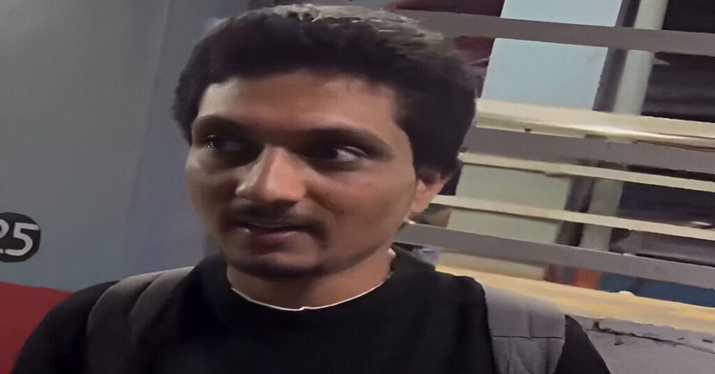 Mumbai Man Assists Woman in Delivering Baby on Train Platform with Doctor’s Guidance Over Video Call