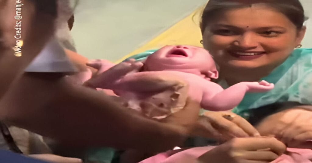 Mumbai Man Assists Woman in Delivering Baby on Train Platform with Doctor’s Guidance Over Video Call