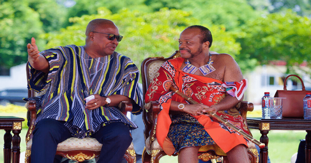 Video of African King Arriving in UAE With 15 Wives and 100 Aides Goes Viral Again