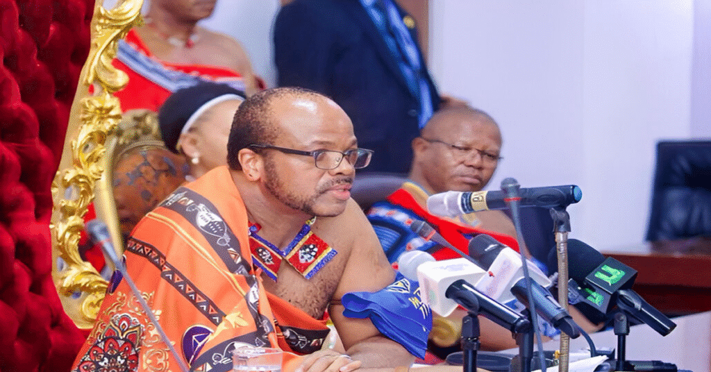 Video of African King Arriving in UAE With 15 Wives and 100 Aides Goes Viral Again