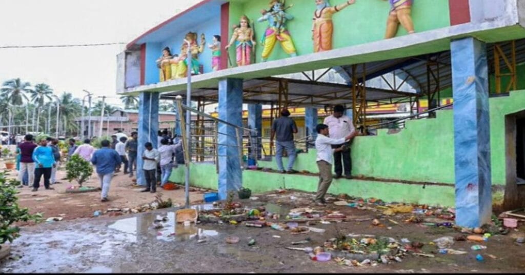 Stampede at Andhra Pradesh Venkateswara Temple Leaves 8 Women and 1 Child Dead
