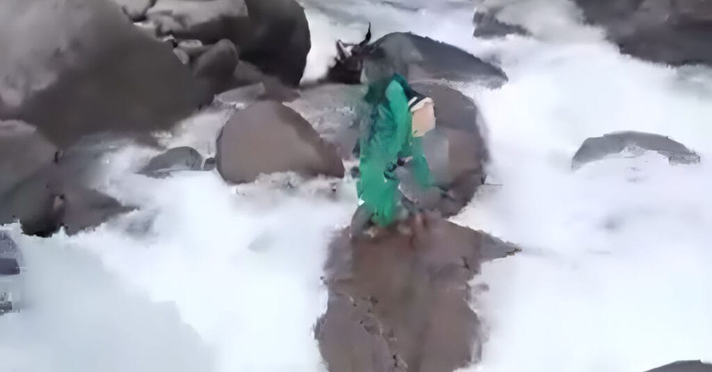 Himachal Nurse Wades Through Flooded Stream to Vaccinate Infant