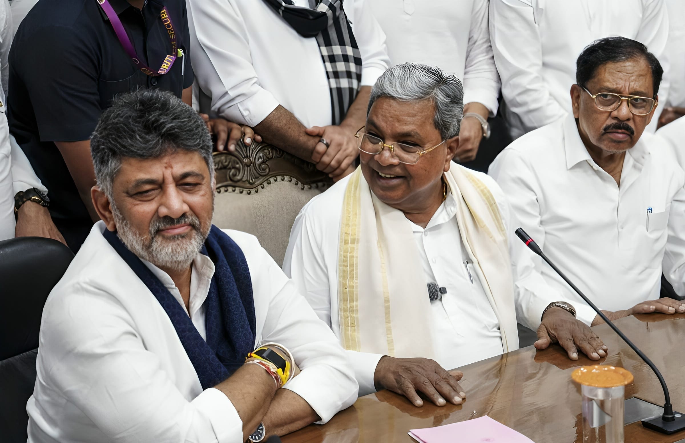 Karnataka CM Change: कर्नाटक में फिर बदलेगी सत्ता की तस्वीर? सिद्धारमैया के इस्तीफे के बाद बढ़ी हलचल